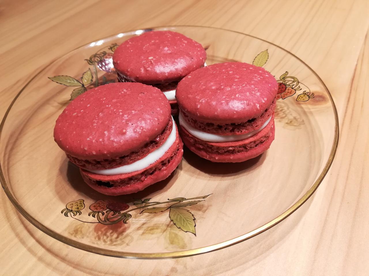 Red_Velvet_Macarons_05