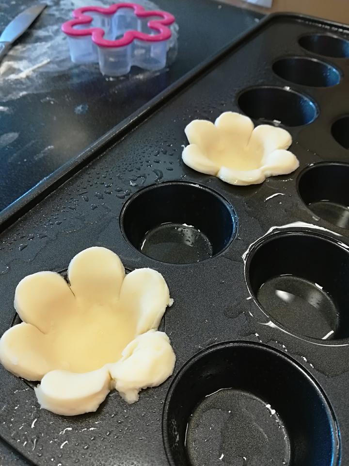 Mini_Flower_Lemon_Tarts_01