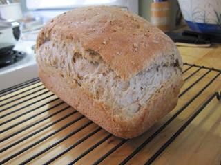 Honey_Oat_Bread_01