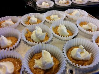 Pumpkin_Cheesecake_Muffins_01